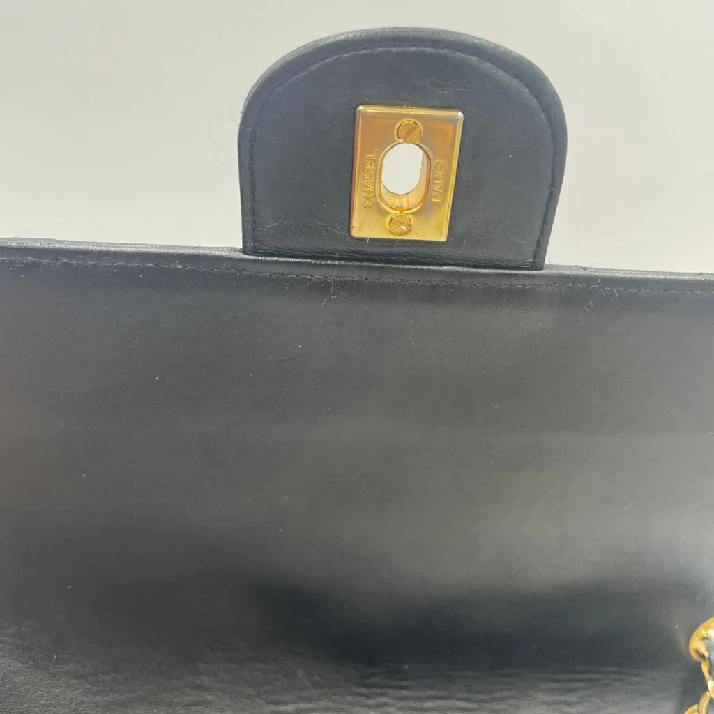 Chanel Classic Double Flap Black Leather Very good - Box View