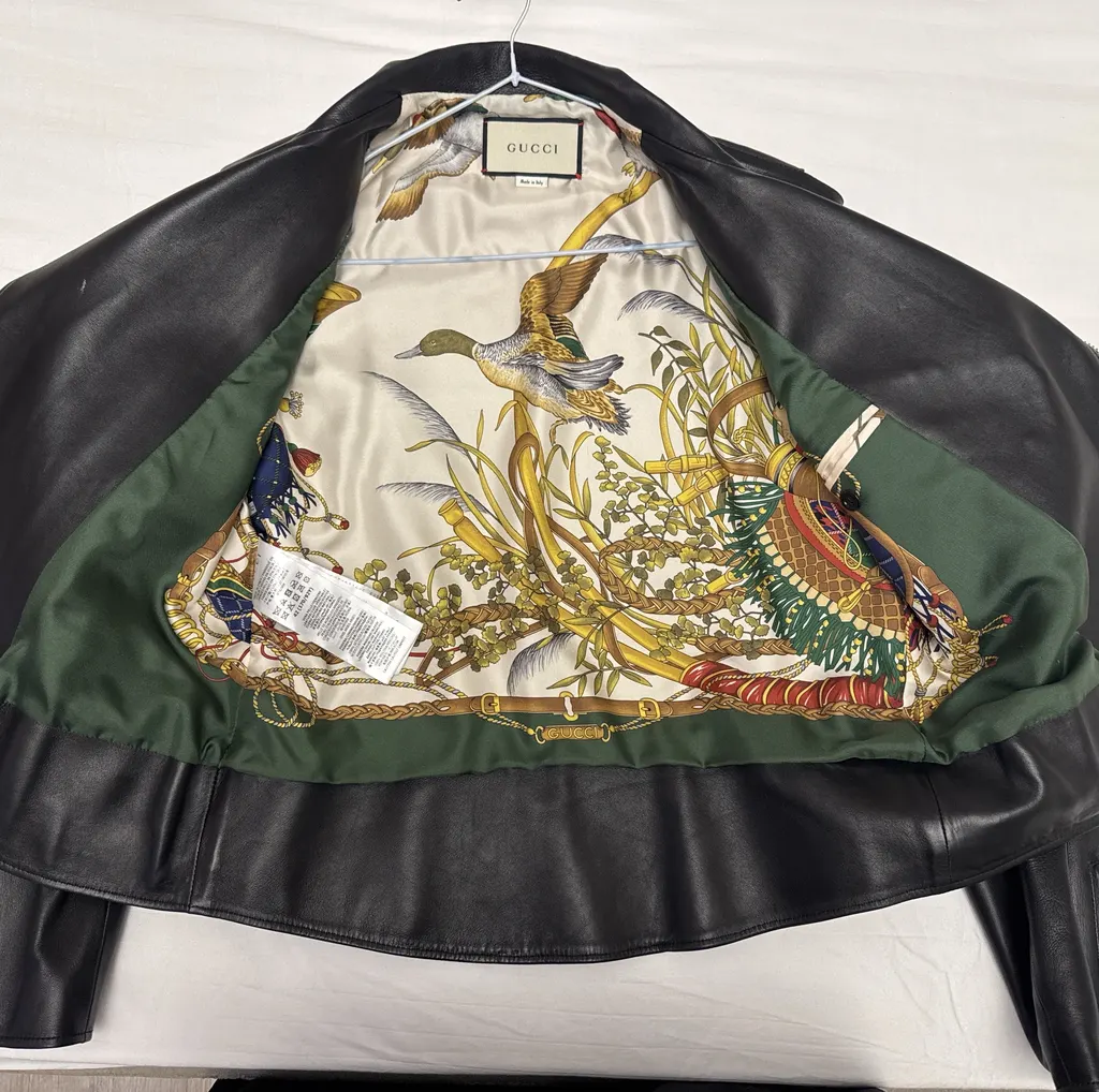 Gucci women's leather jacket Black Leather Very good - Box View