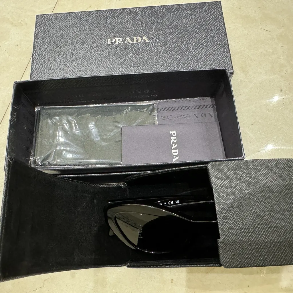 Prada Eyewear Collection Cat-eye Sunglasses Black Acetate Never worn - Box View