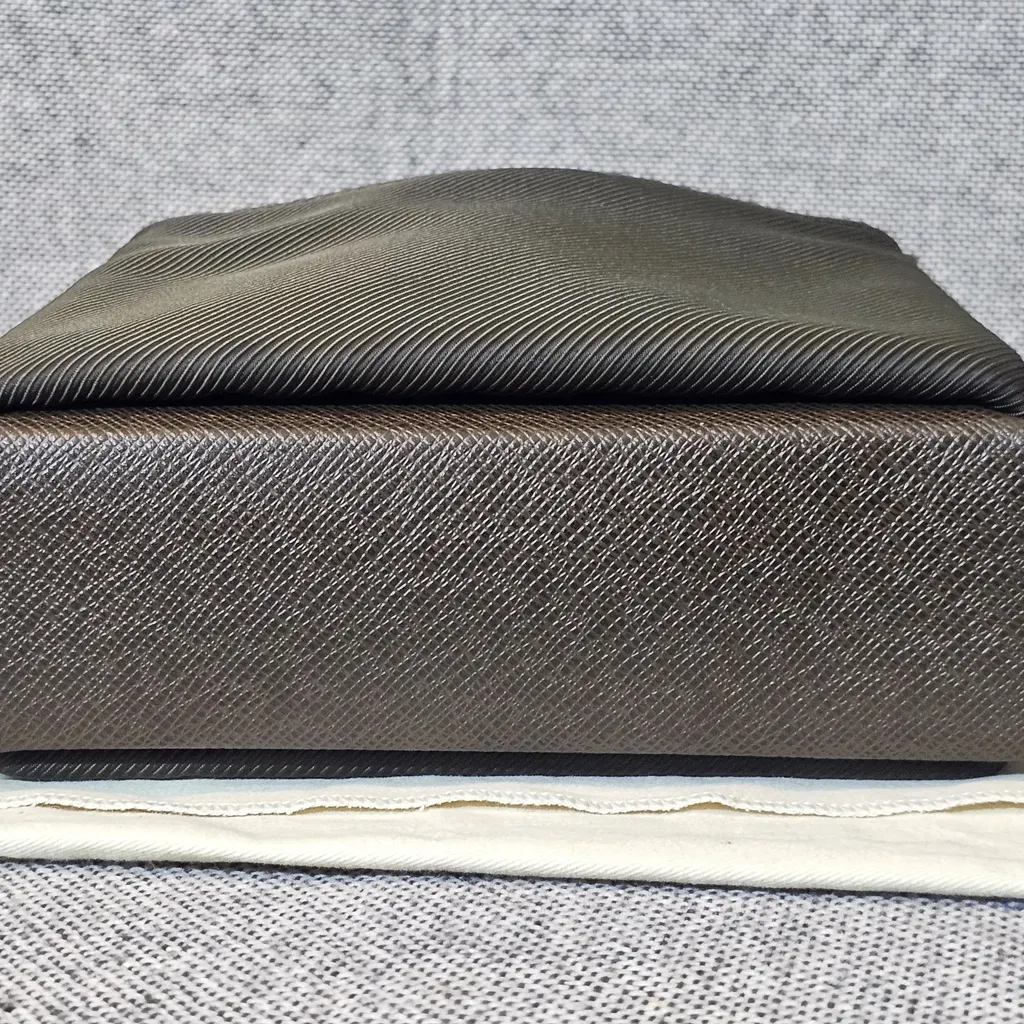 Louis Vuitton Taiga Sayan Shoulder Brown Leather Good - Box View