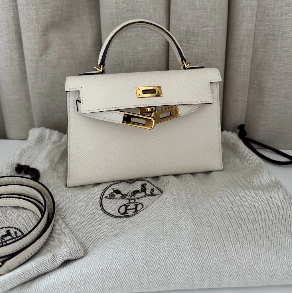 Hermès Mini Kelly White Leather Never worn - Box View