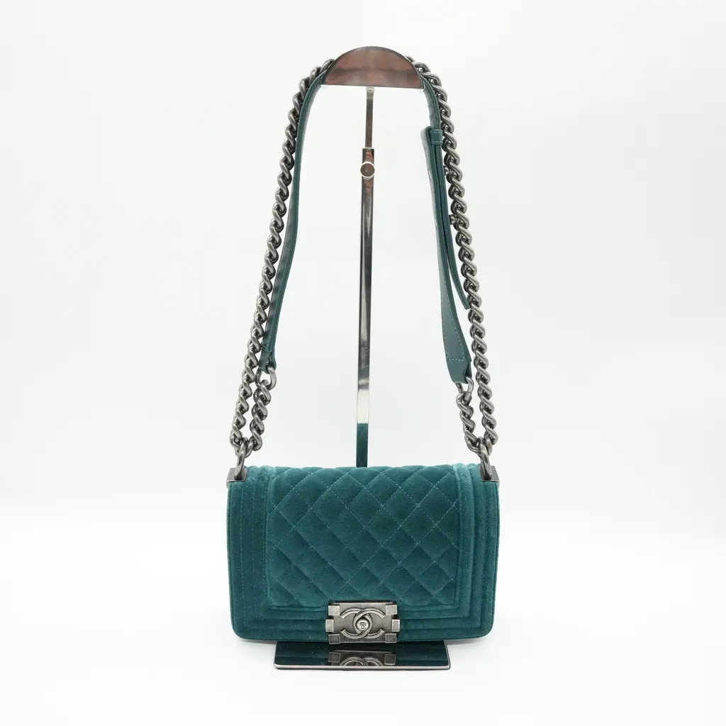 Chanel Boy Small Green Velvet Green Velvet Good - Box View