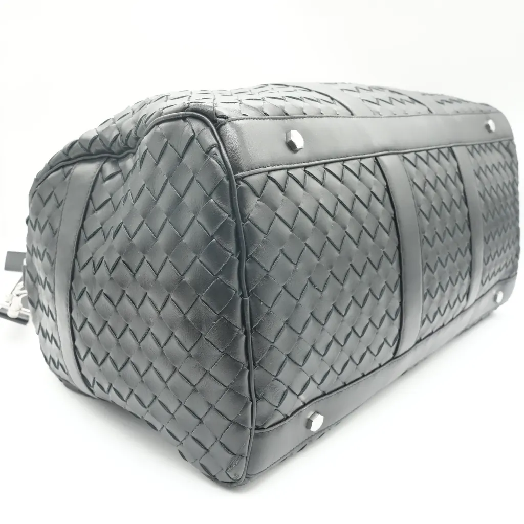 Bottega Veneta Intrecciato Duffle Bag Black Black Leather Good - Box View