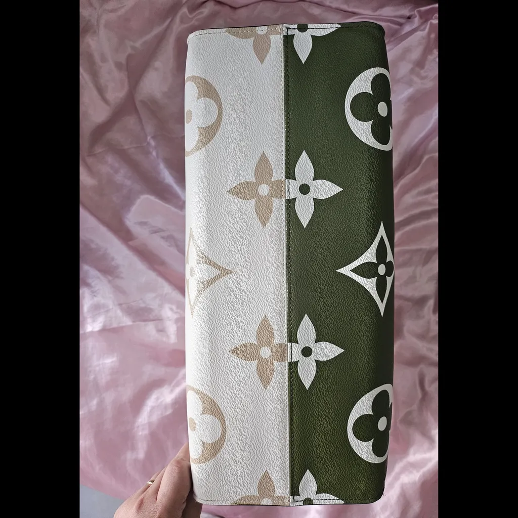 Louis Vuitton On The Go GM MultiColor Canvas Good - Box View