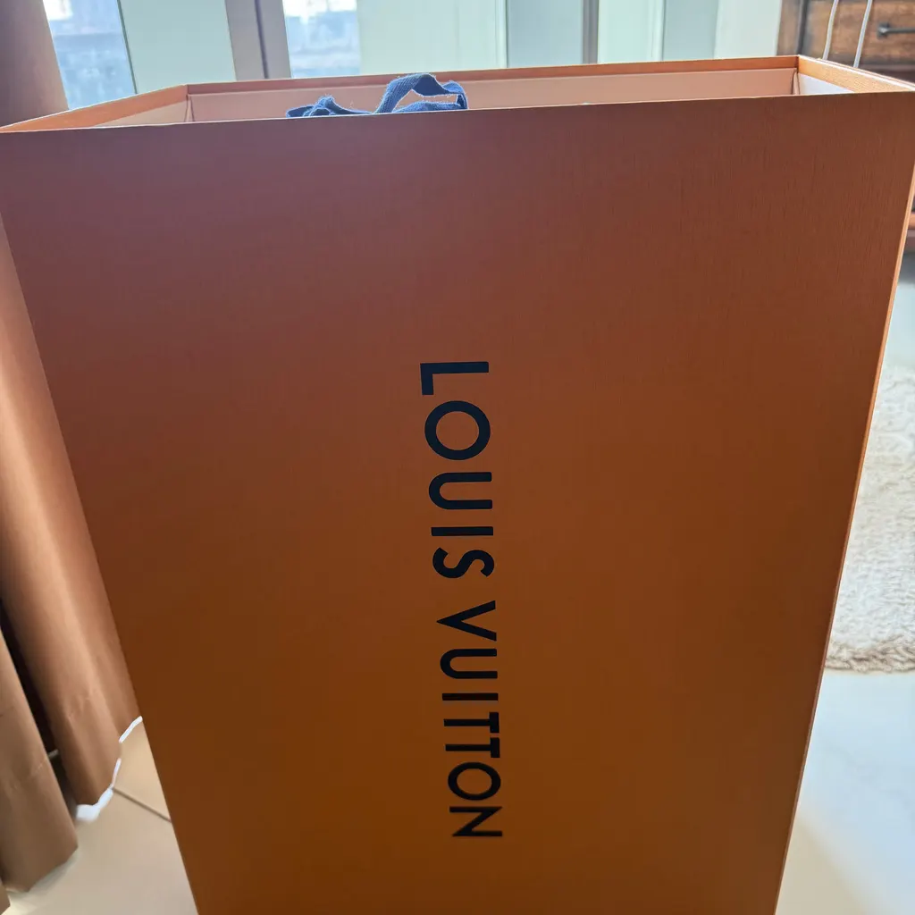 Louis Vuitton Carry on Black Leather Never worn, with tag - Box View