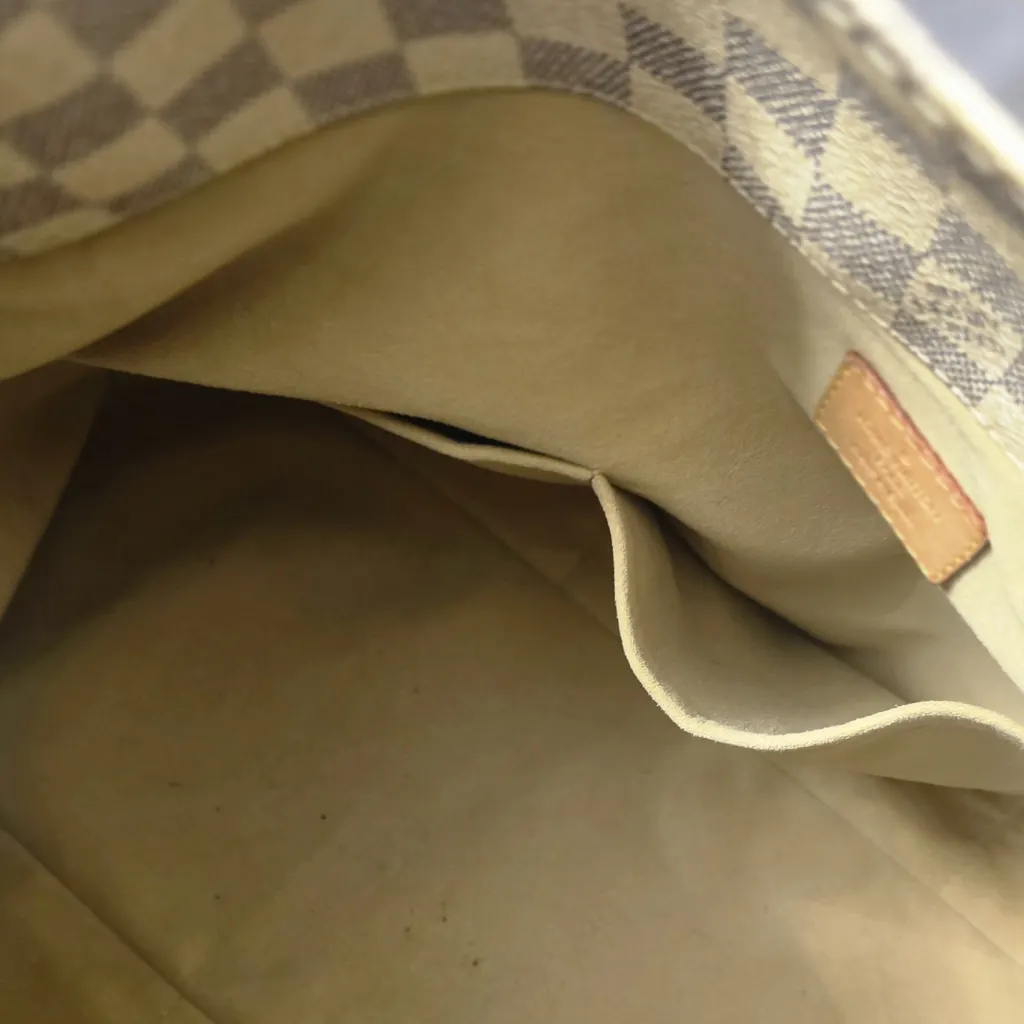 Louis Vuitton Louis Vuitton Artsy White Canvas Good - Box View