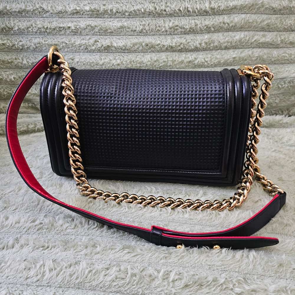 Chanel Boy - Side view