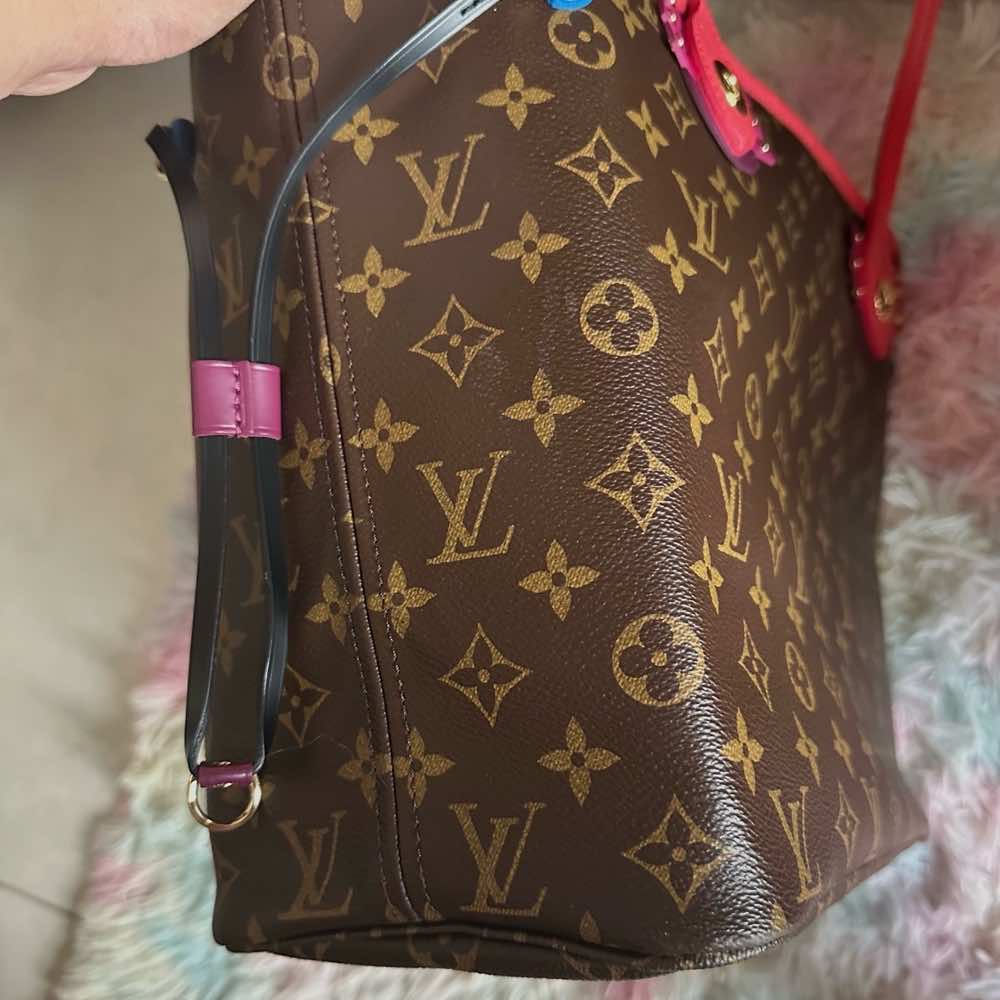 Louis Vuitton Neverfull - Image 11
