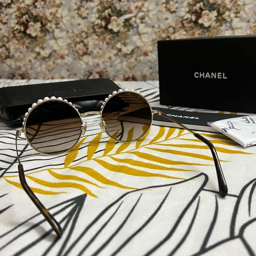 Chanel Pearl Round Sunglasses - Image 10