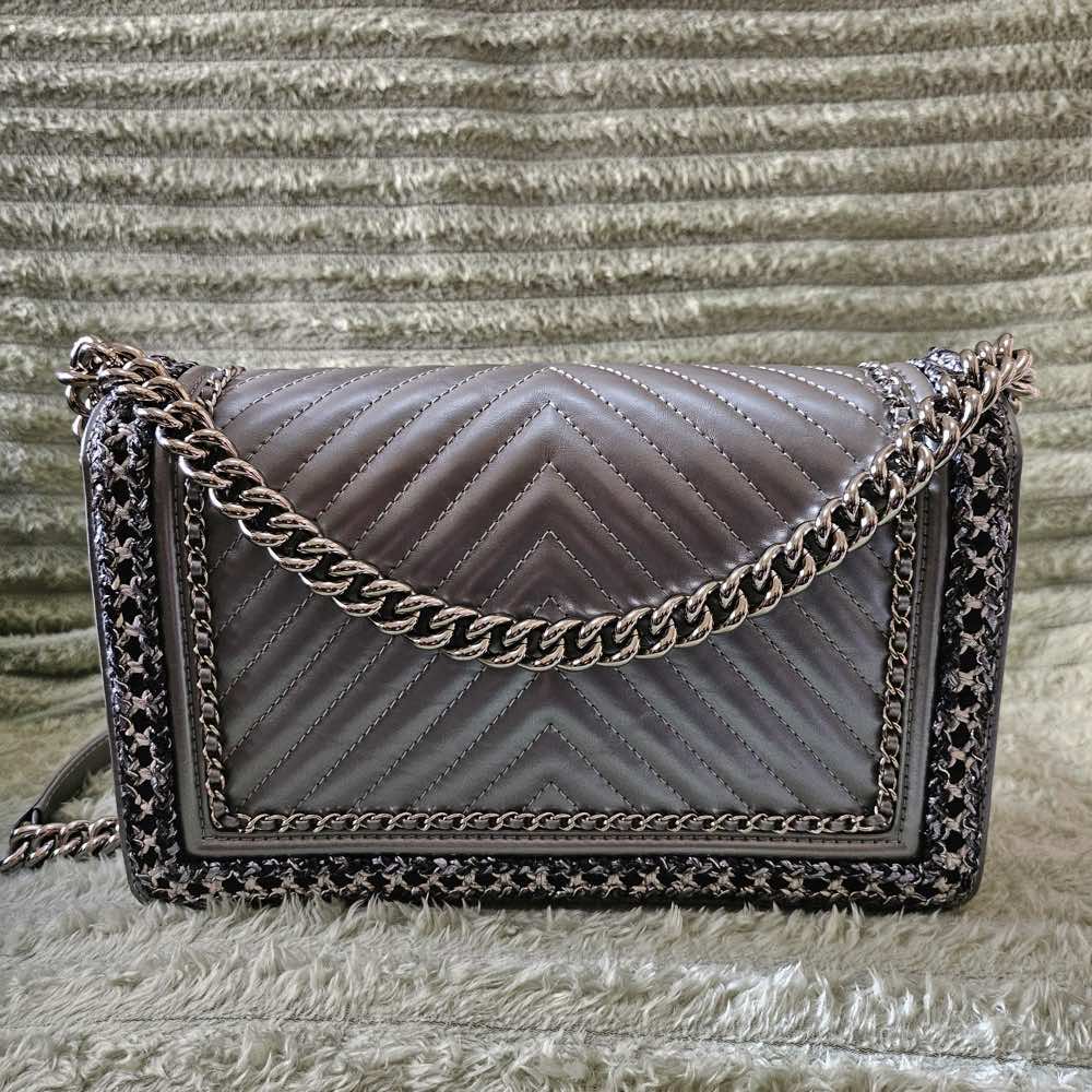 Chanel Boy Silver Leather Silver Good - Box View