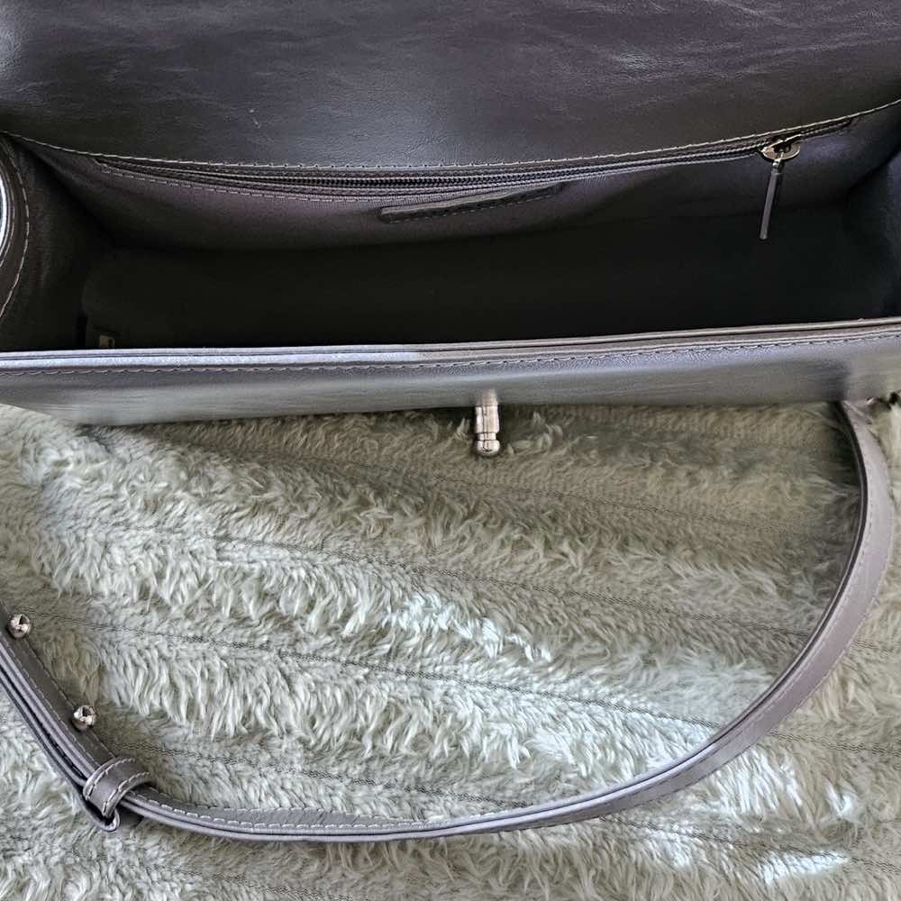 Chanel Boy - Image 10