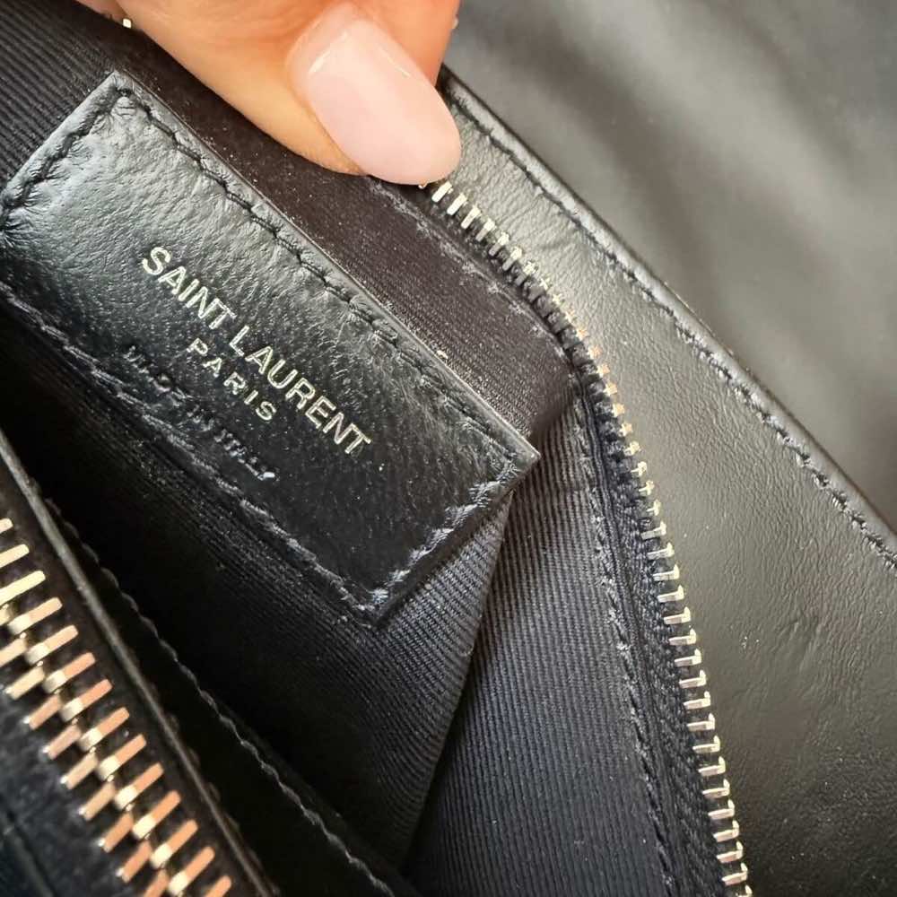 Saint Laurent Loulou - Side view