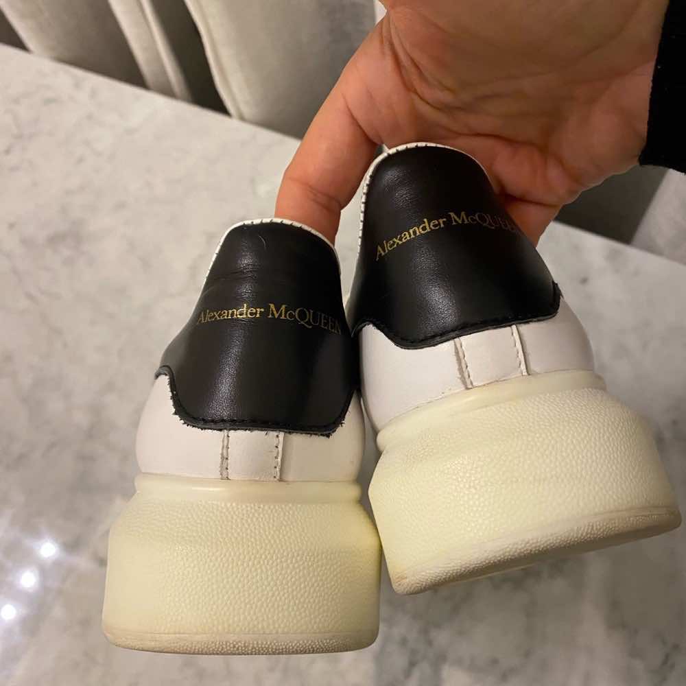 Alexander McQueen Oversized Sneaker White Leather Very good - Model View