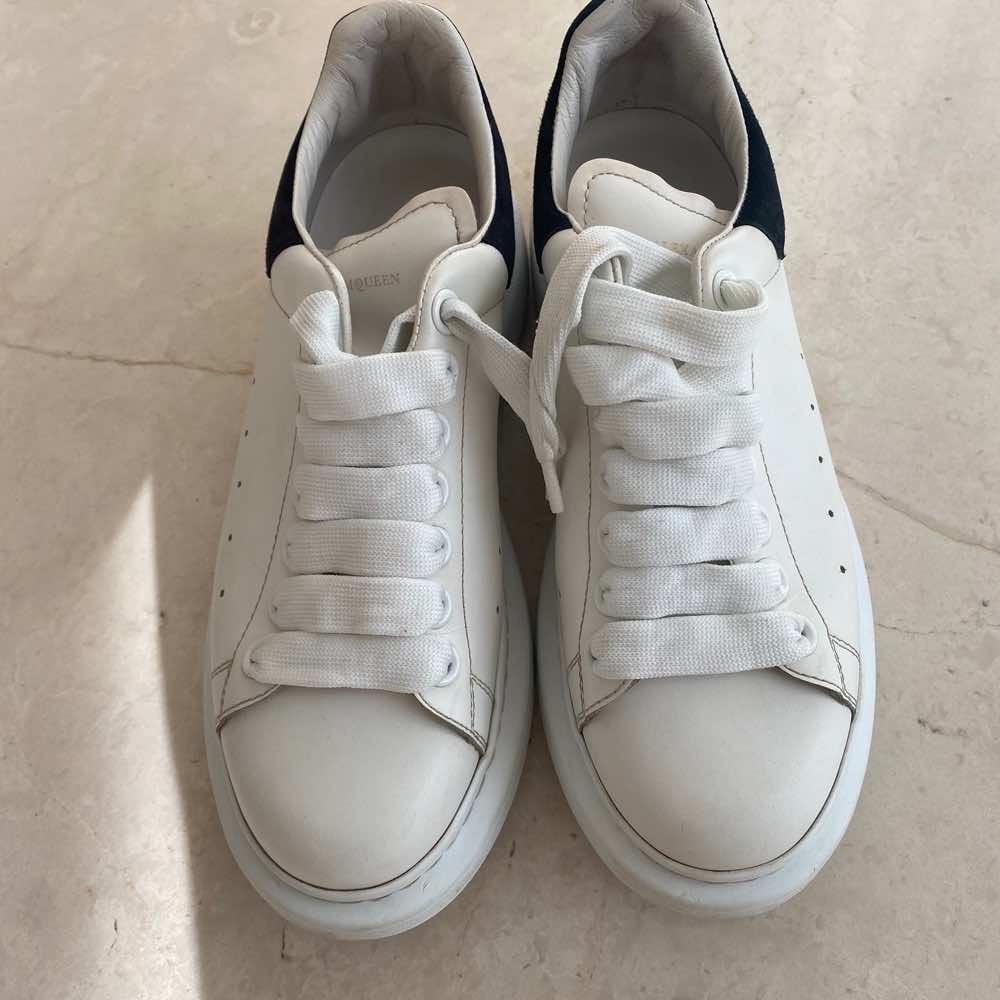 Alexander McQueen Oversized Sneaker White Leather Very good - Box View