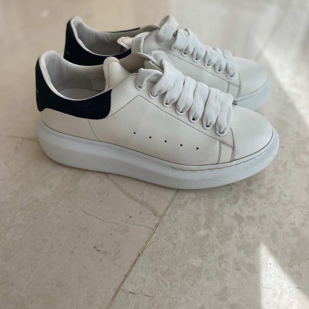 Alexander McQueen Oversized Sneaker - Detail 2