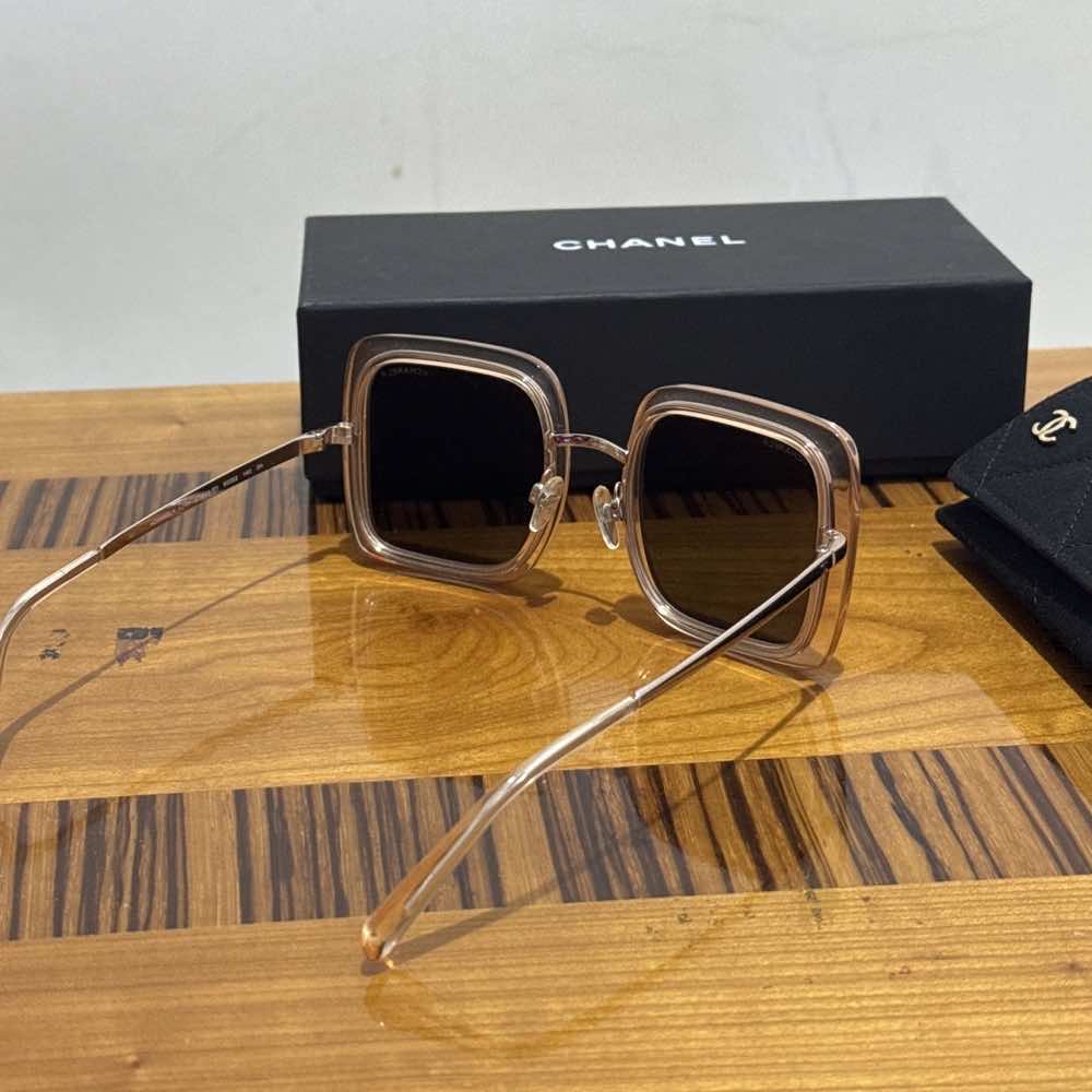 Chanel Square - Image 11