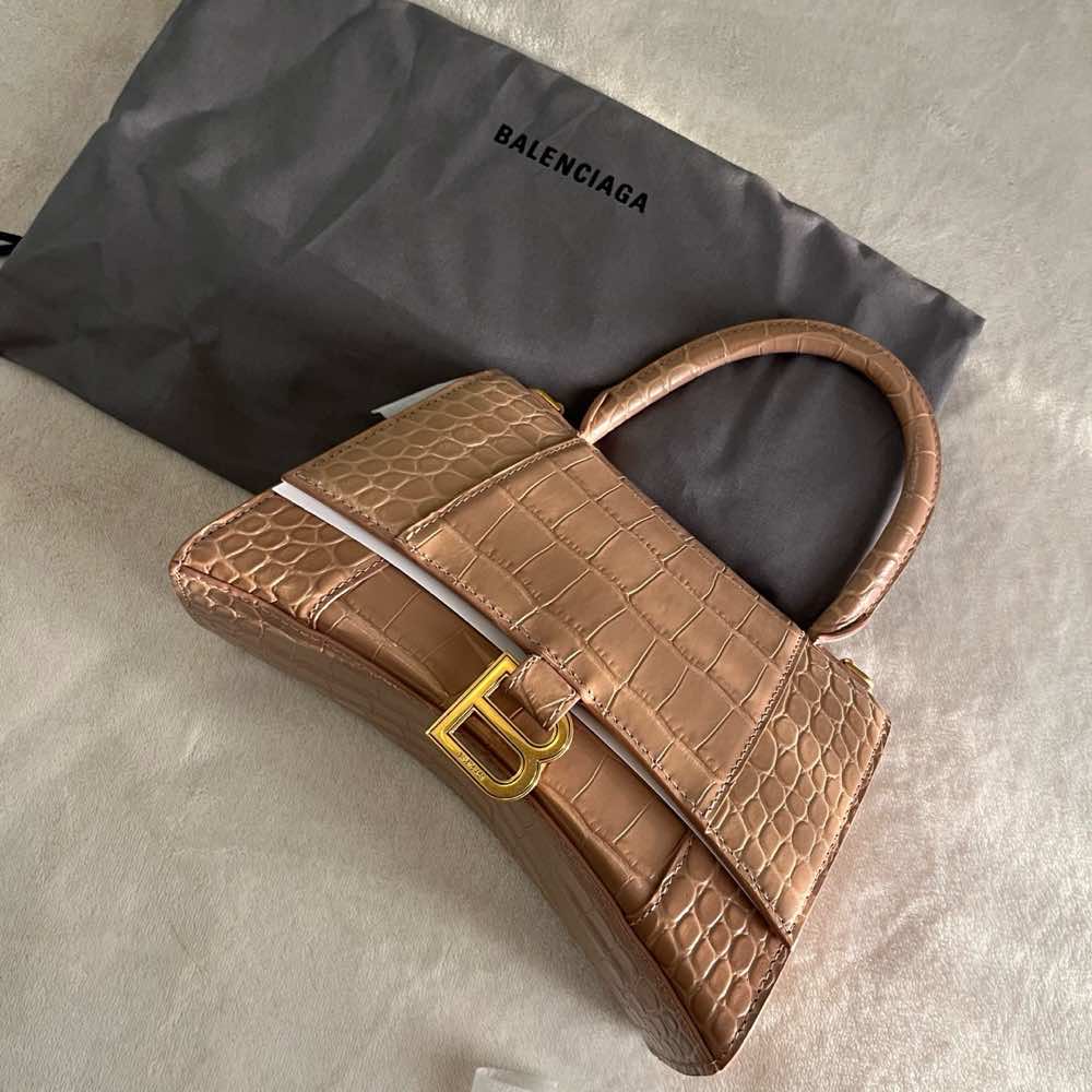 Balenciaga Hourglass - Side view