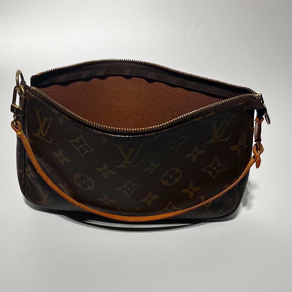 Louis Vuitton Pochette Accessoires - Detail 1