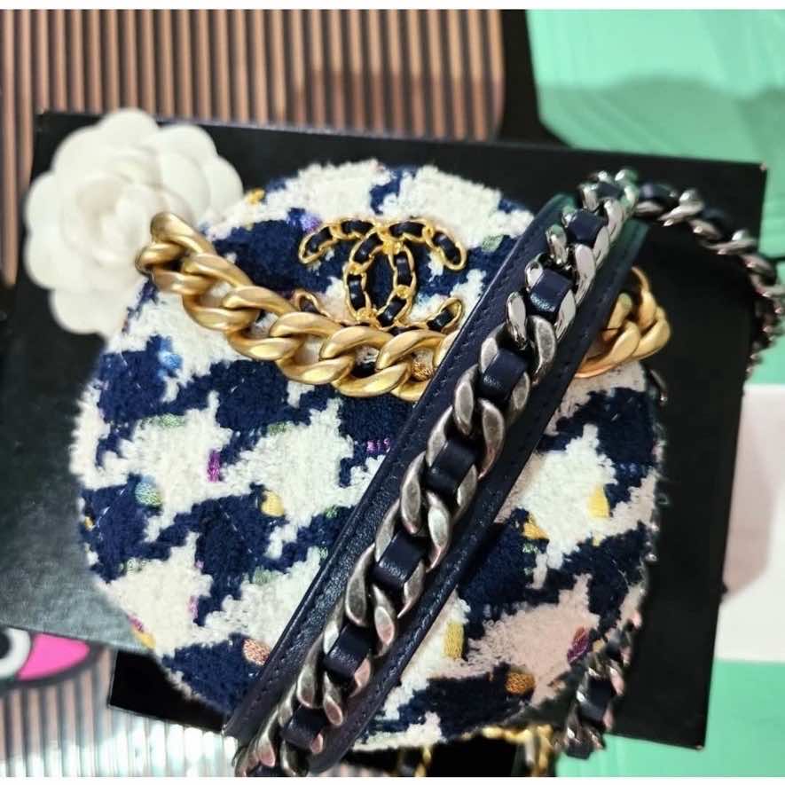 Chanel Tweed 19 Round Bag - Image 13