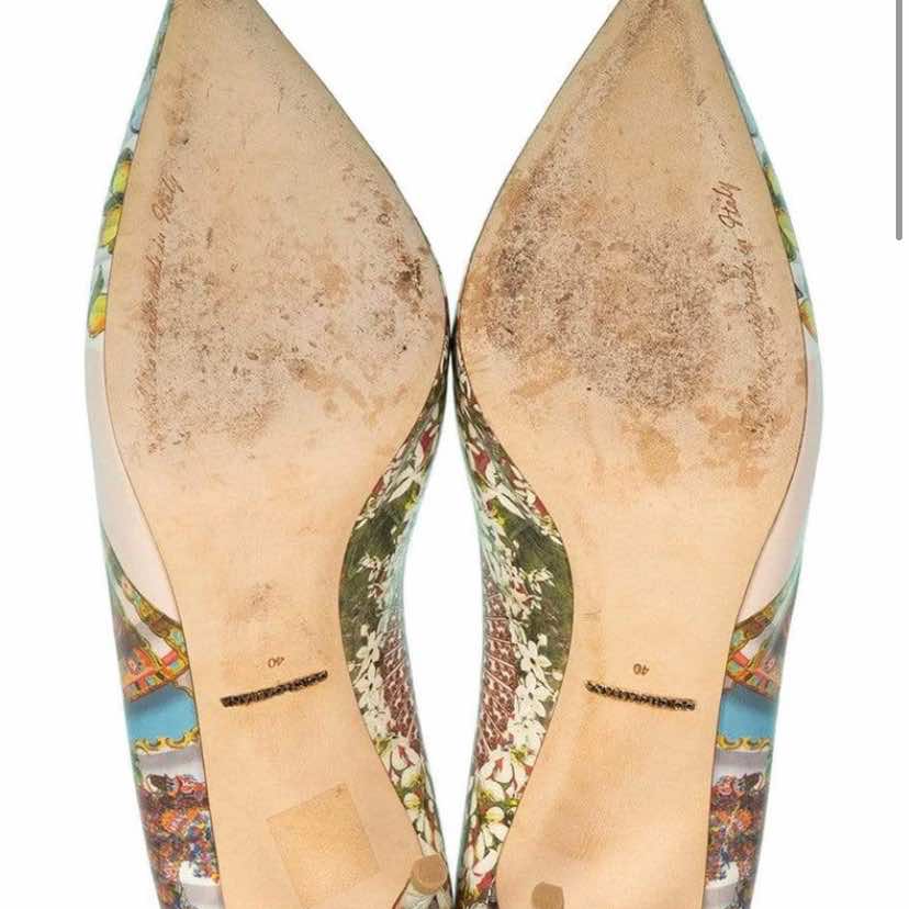 Dolce & Gabbana Pumps - Side view