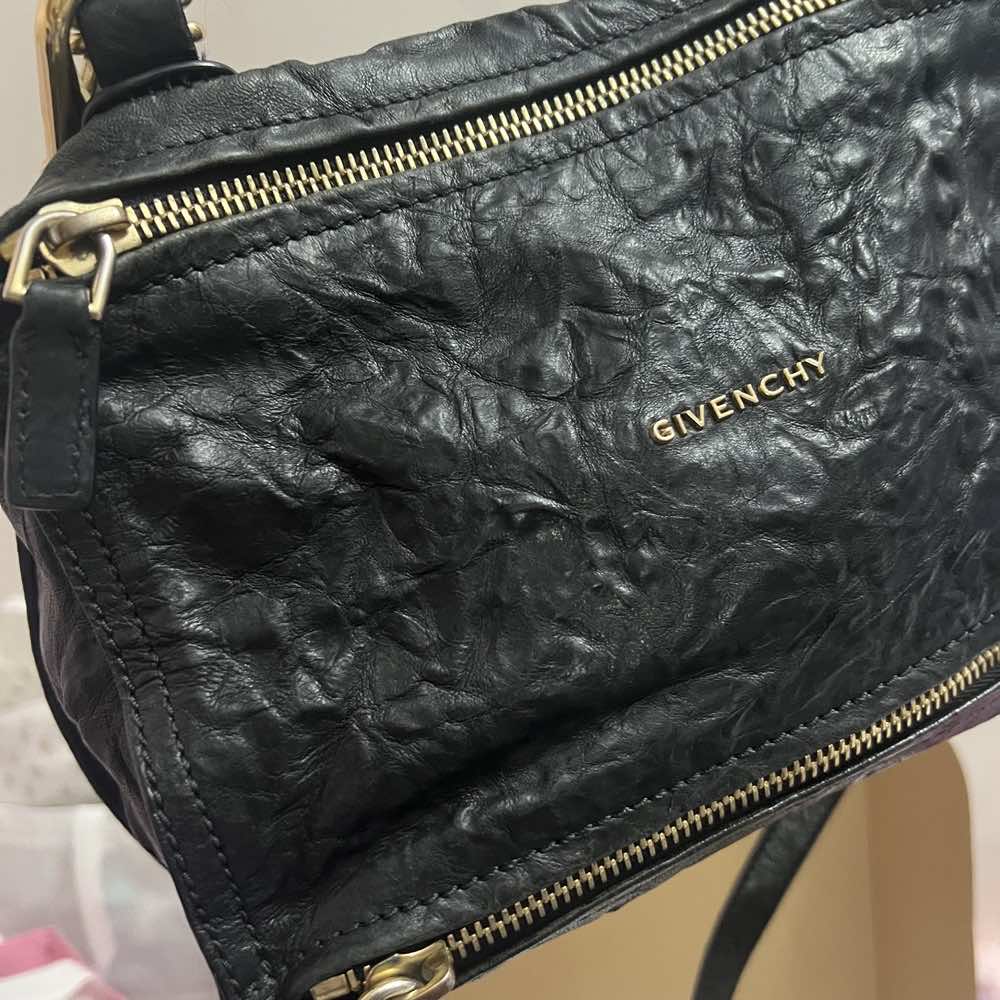 Givenchy Pandora - Detail 1