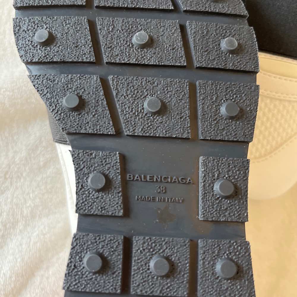 Balenciaga Race Runner - Side view