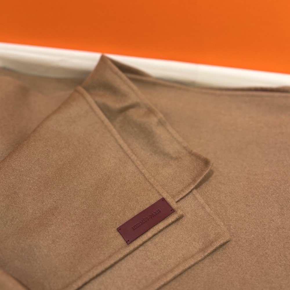 Hermès Trompe l'Oeil Stole - Image 12