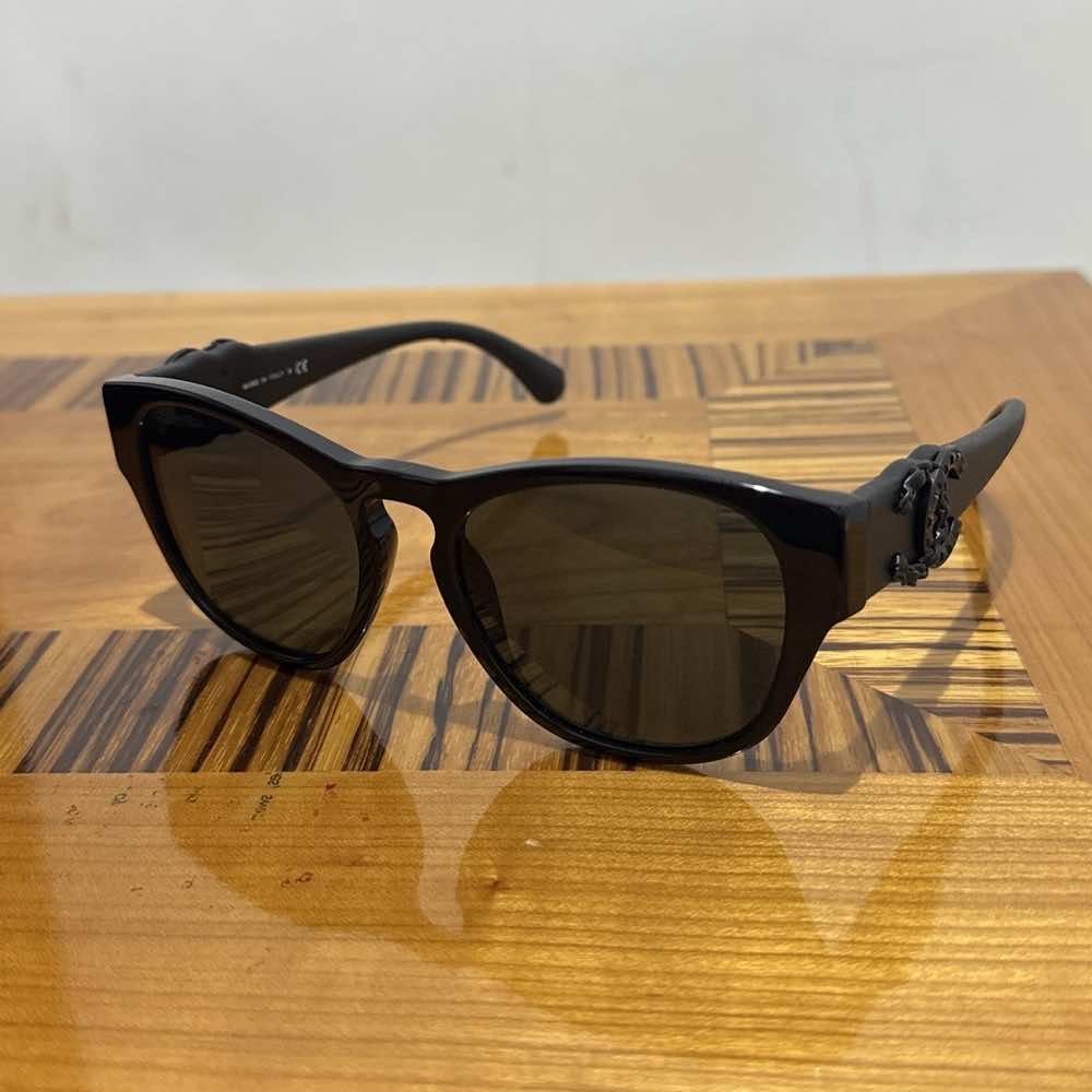 Chanel 5455Q C888/s4 Black Plastic Very good - Box View