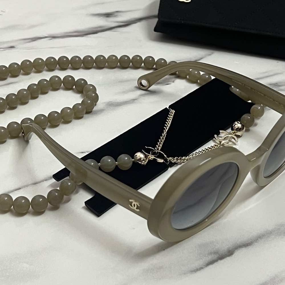 Chanel Round Camel Acetate Glass Never worn - Inside View