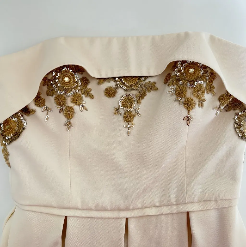 Unsigned Cliché Reborn Classic A-line Flare Mini Dress Ecru Polyester Very good - Box View