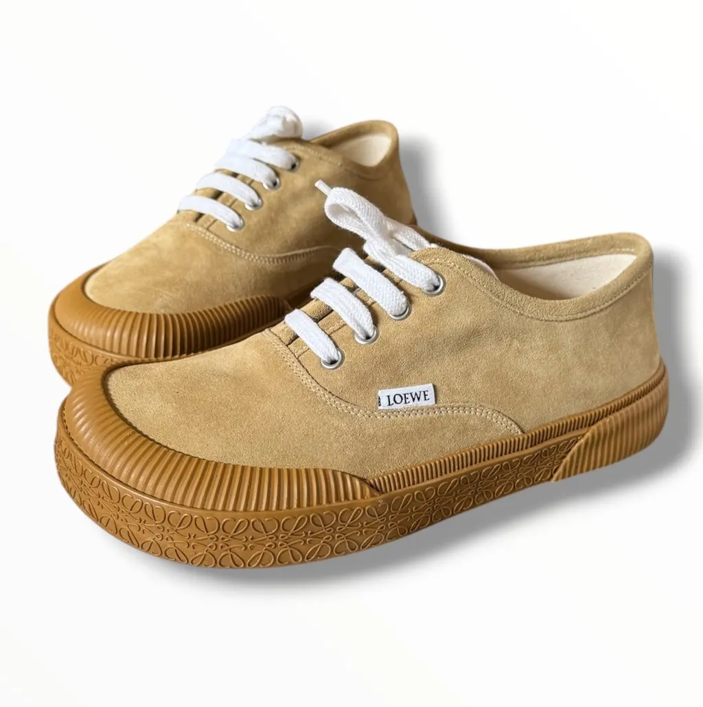 Loewe Loewe Sneaker Vulca Gold Leather Never worn, with tag - Model View