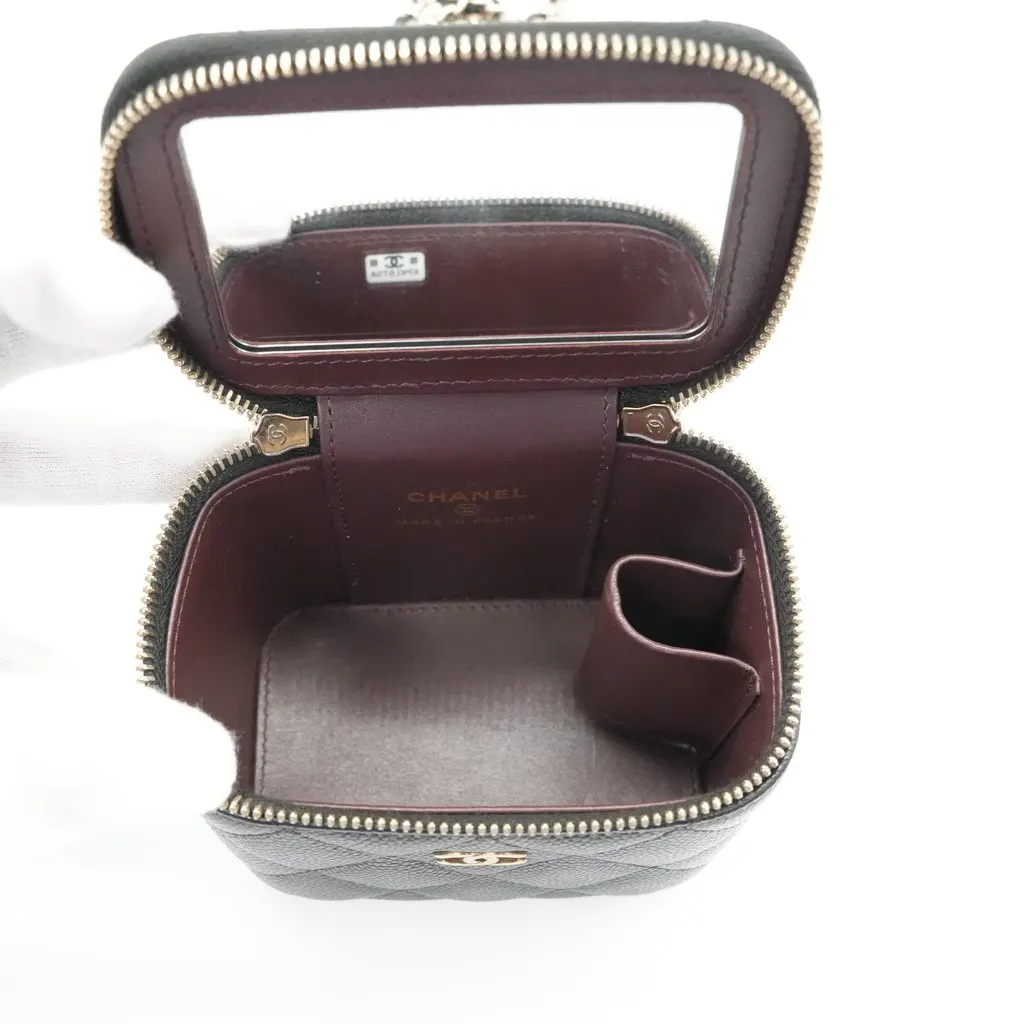 Chanel Vanity Case Mini Cavier Black Leather Very good - Model View
