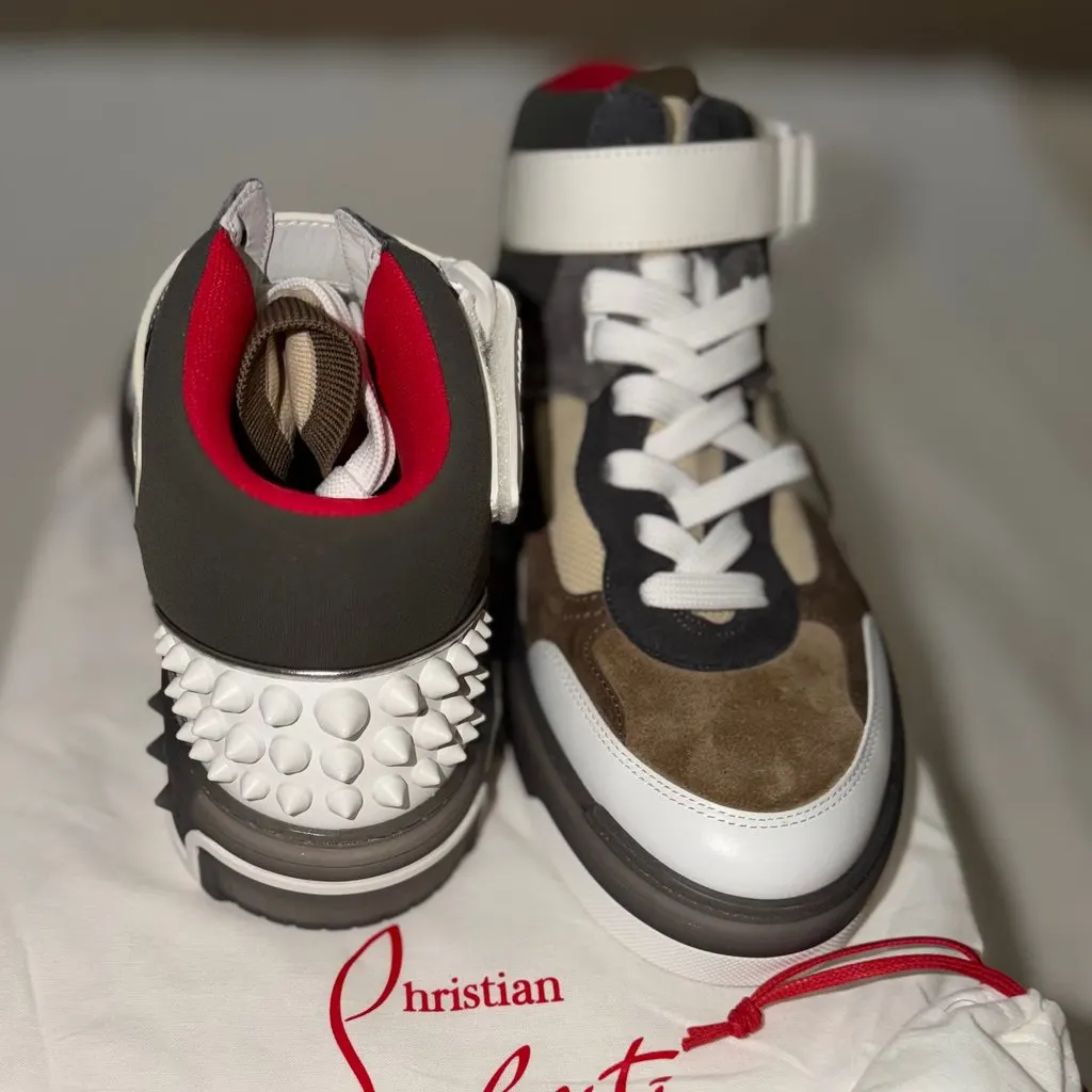 Christian Louboutin ASTROLOUBI MID FLAT Grey Never worn - Inside View