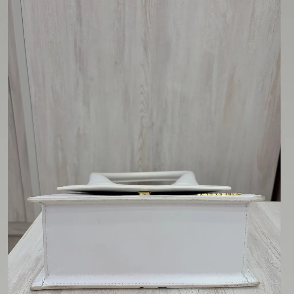 Jacquemus Le Chiquito White Leather Good - Inside View