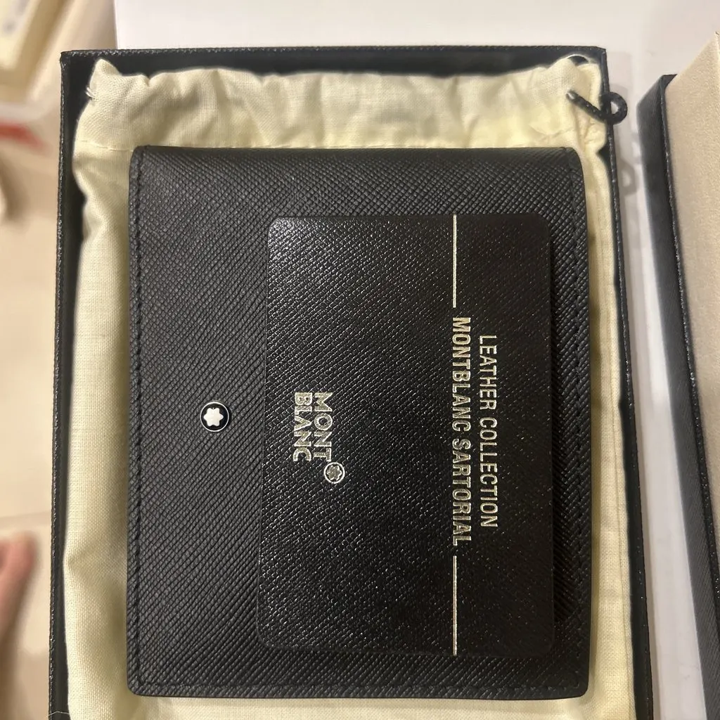 Montblanc Black , Leather Collection Sartorial Wallet. Black Leather Never worn, with tag - Model View