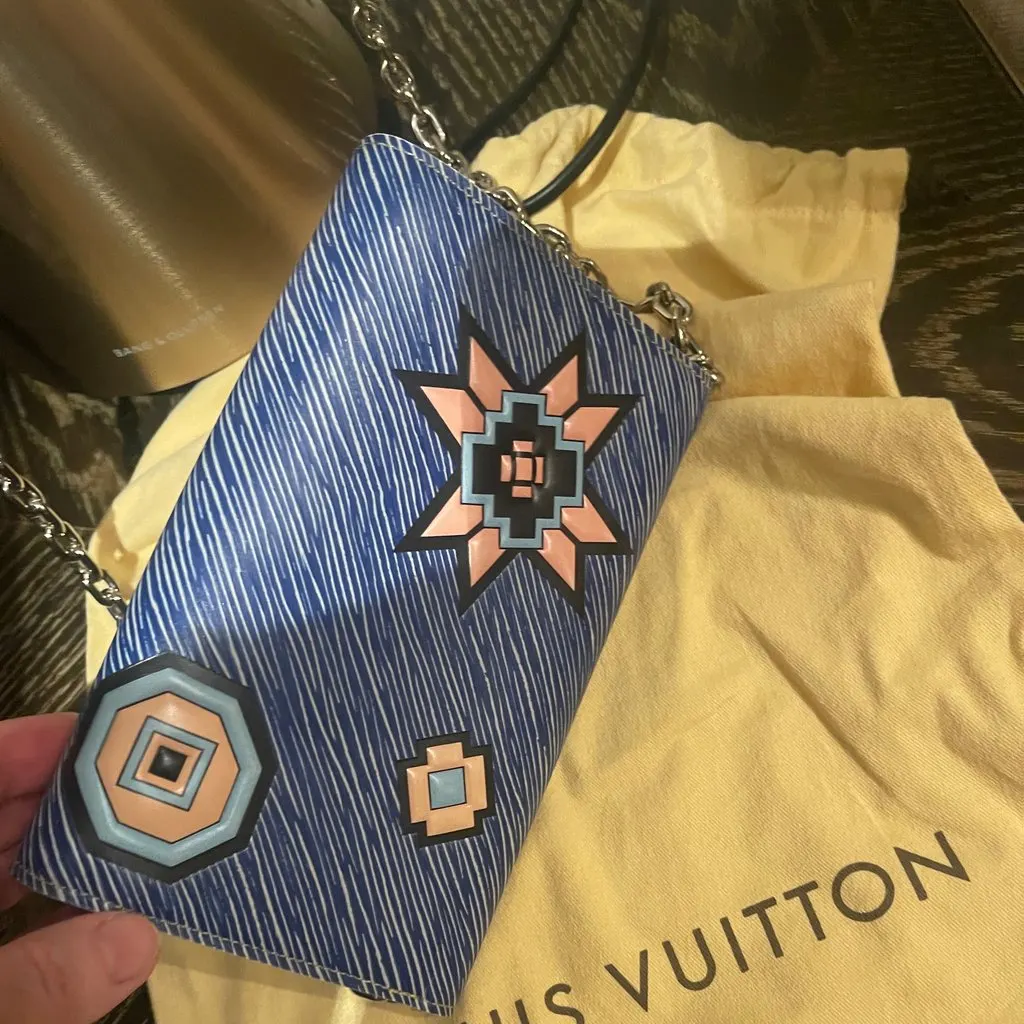 Louis Vuitton Twist MM Azteque / Aztec Blue Multicolor Epi Leathe Blue Leather Never worn - Back View