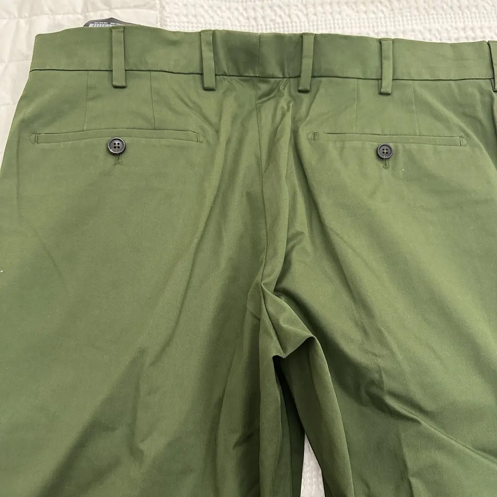 Prada Elegant Prada Milano mens tailored trousers in a deep olive green, size 52. Green Very good - Box View