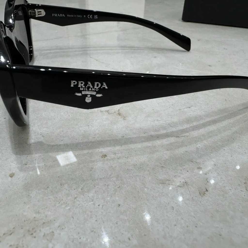 Prada Eyewear Collection Cat-eye Sunglasses Black Acetate Never worn - Back View