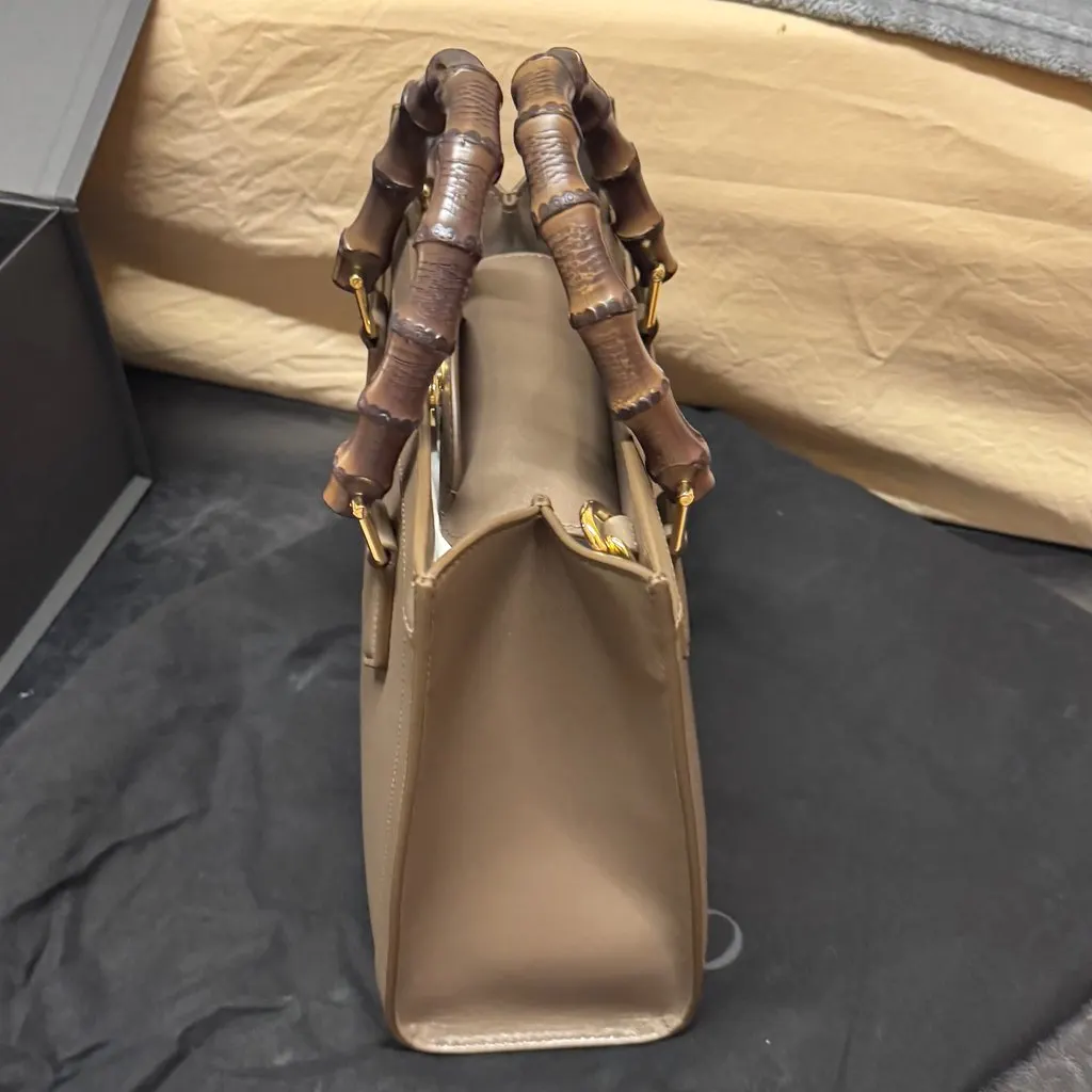 Gucci Diana Brown Leather Never worn, with tag - Inside View