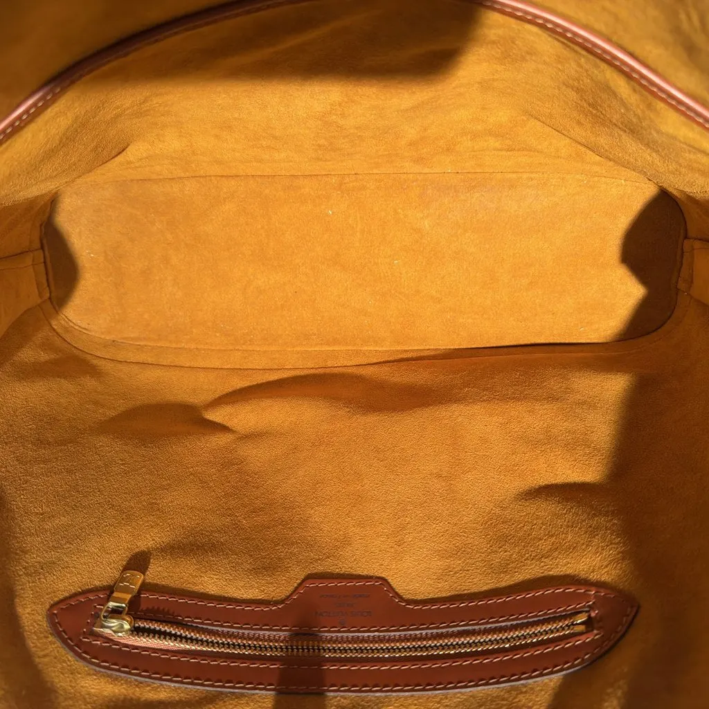 Louis Vuitton Lussac Tote Bag Epi Leather Kenyan Brown Brown Leather Very good - Model View
