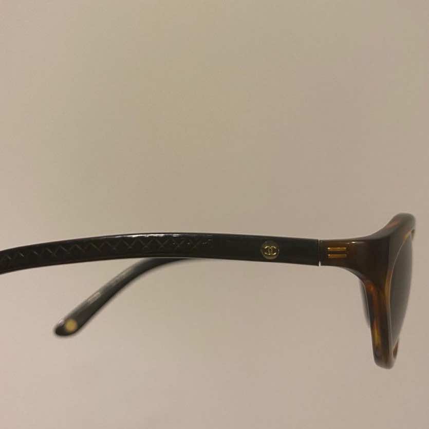 Chanel Vintage Oval sunglasses - 2