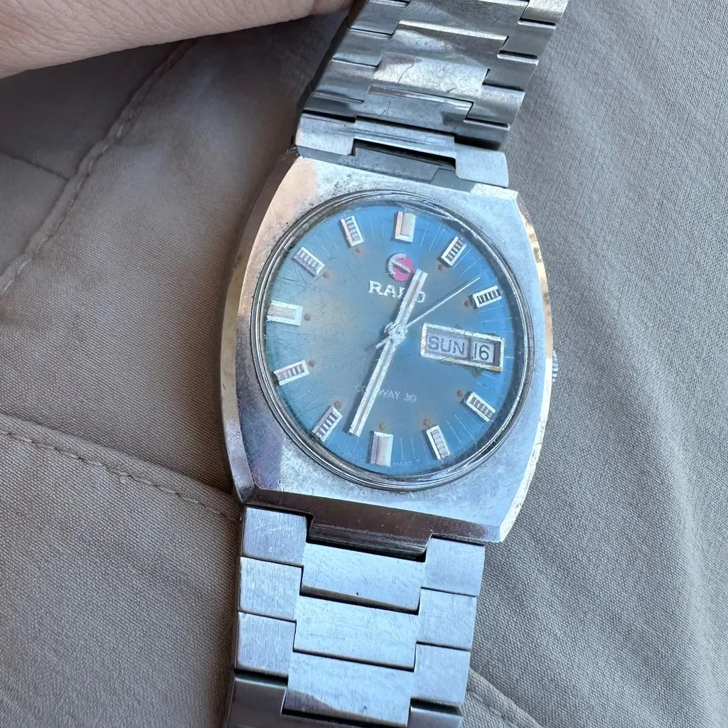 RADO Conway 30 Metallic Fair - Inside View