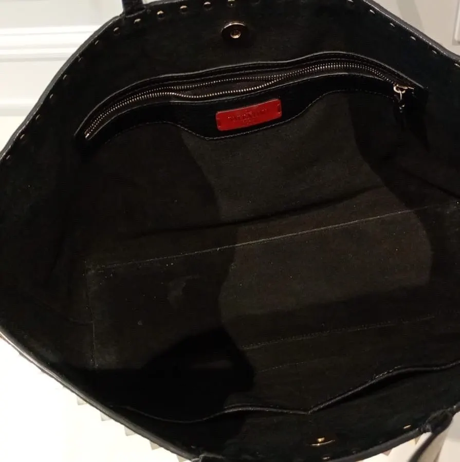 Valentino Tote Bag Studded Large Black Leather Very good - Model View