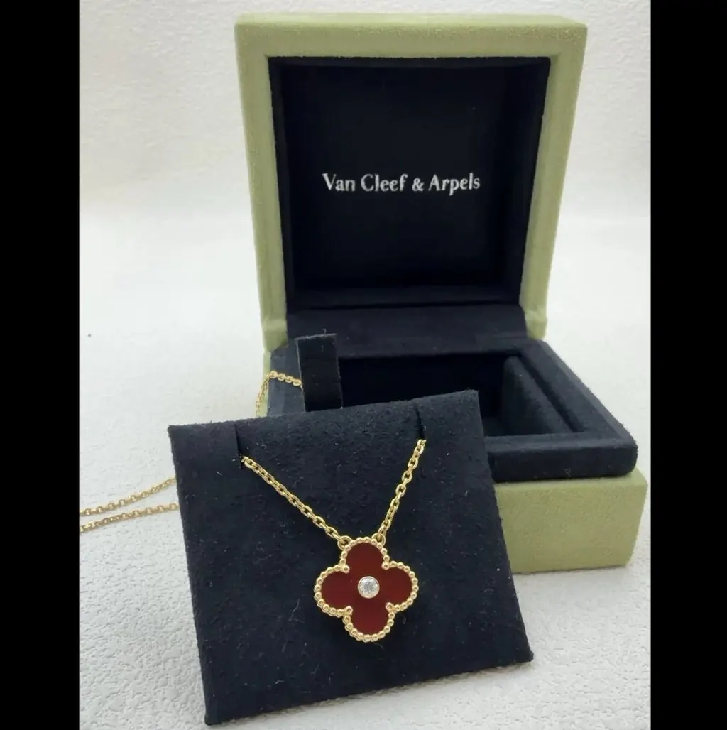 Van Cleef & Arpels Rare 2011 Holiday Limited Edition Alhambra Necklace Red Rose Gold Very good - Back View
