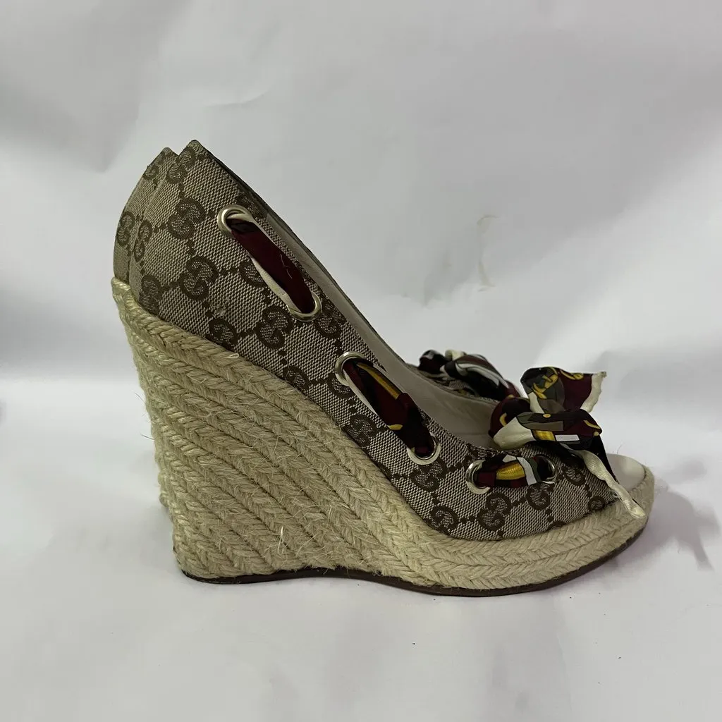 Gucci Gucci Beige GG Canvas Scarf Bow Peep Toe Wedge Pump  Size 38 MultiColor Good - Model View