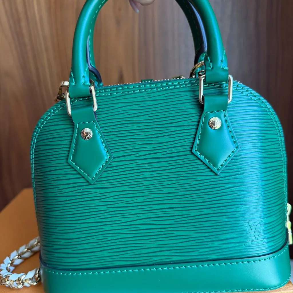 Louis Vuitton Alma Mini Epi Borneo Green Leather Never worn, with tag - Back View
