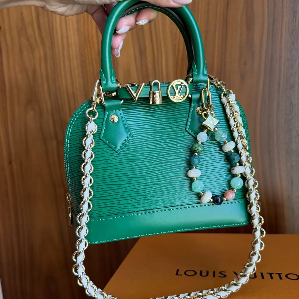 Louis Vuitton Alma Mini Epi Borneo Green Leather Never worn, with tag - Inside View