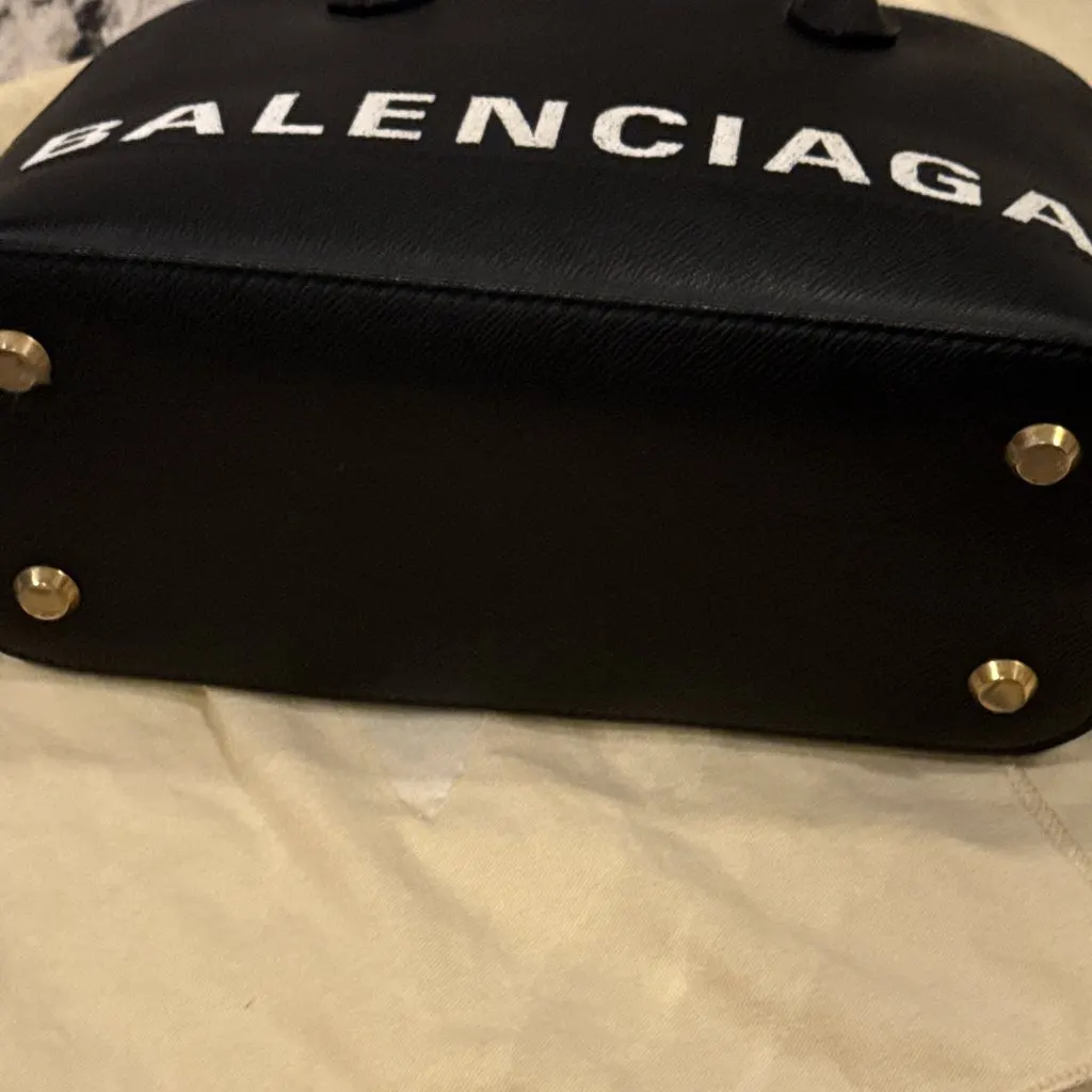 Balenciaga Vanity Round Black Leather Very good - Inside View