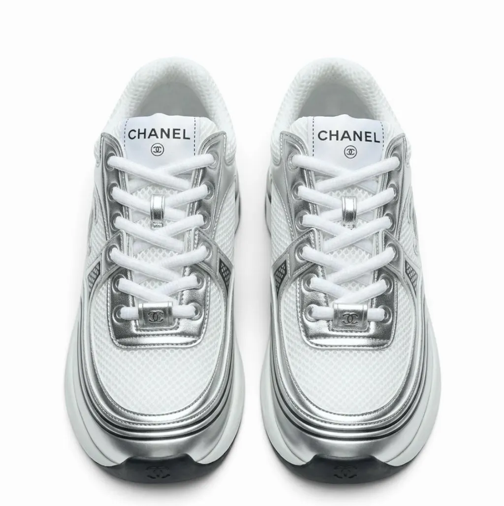 Chanel Sneaker Chanel CC Metallic Leather Never worn, with tag - Inside View