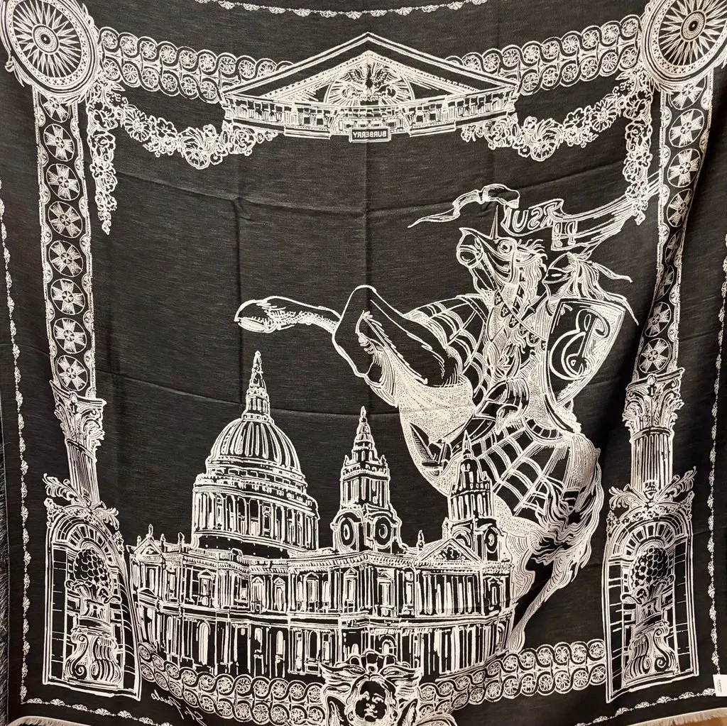 Burberry Saint Paul's Cathedral London MultiColor Silk Never worn - Box View